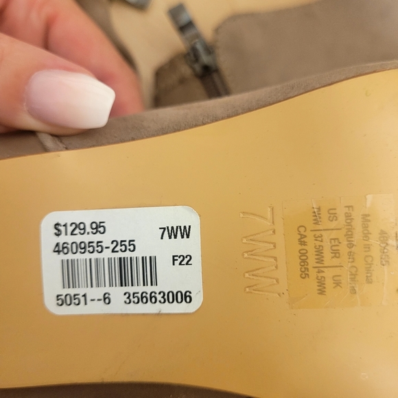 Size 8 WW Beige knee high boot - Picture 4 of 4